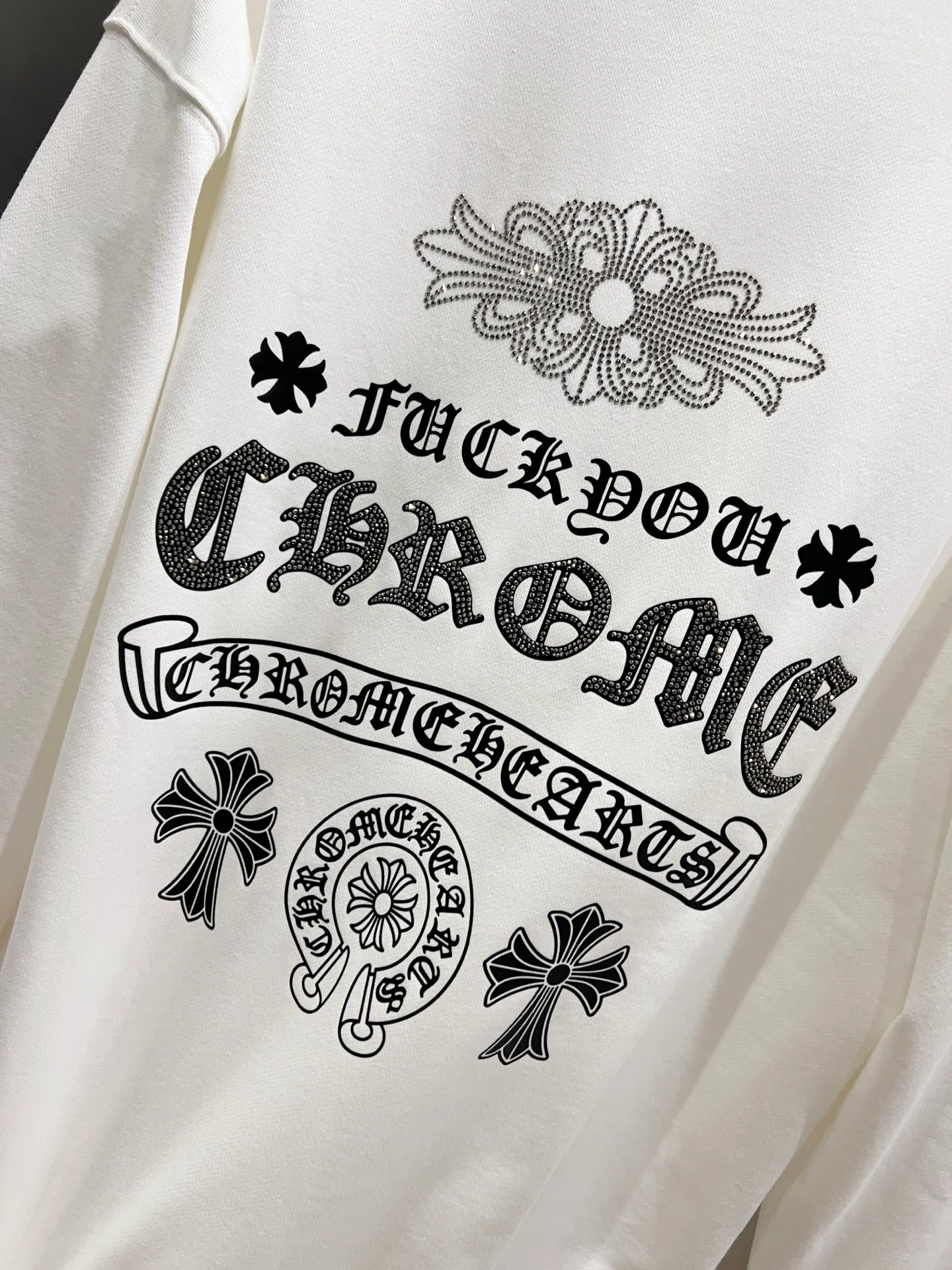 🅿️260 CH Crow 2025 autumn and winter new round neck long-sleeved sweatshirt Ten horseshoe Sanskrit characters Middle Eastern and Australian diamonds + flocking design technology The real thing is great🔥Same style for men and women Loose version Size S M L XL XXL Five sizes black white